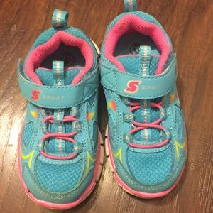 Skechers Sport Size 6 Tennis Shoes.